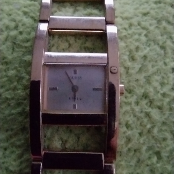 Vintage Guess Womens Watch, gold square-linked bracelet style band - Picture 2 of 5